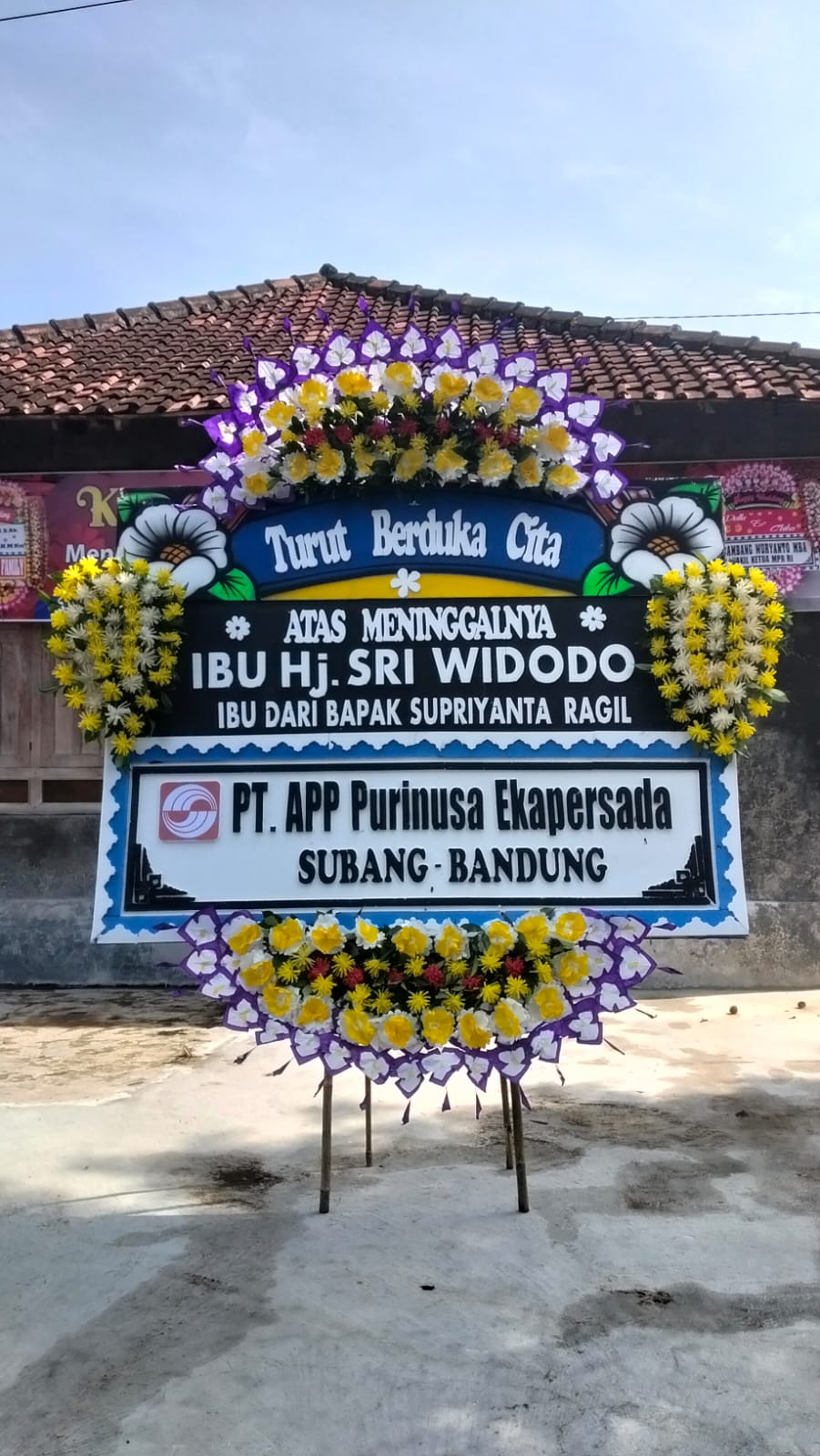 Pengiriman Karangan Bunga Kharisma Florist Solo Raya