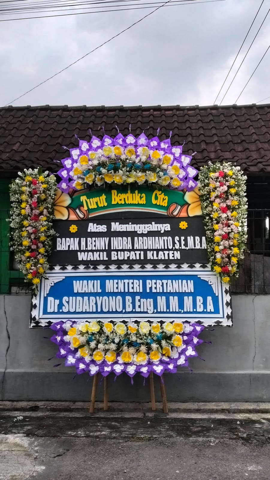 Pengiriman Karangan Bunga Kharisma Florist Solo Raya