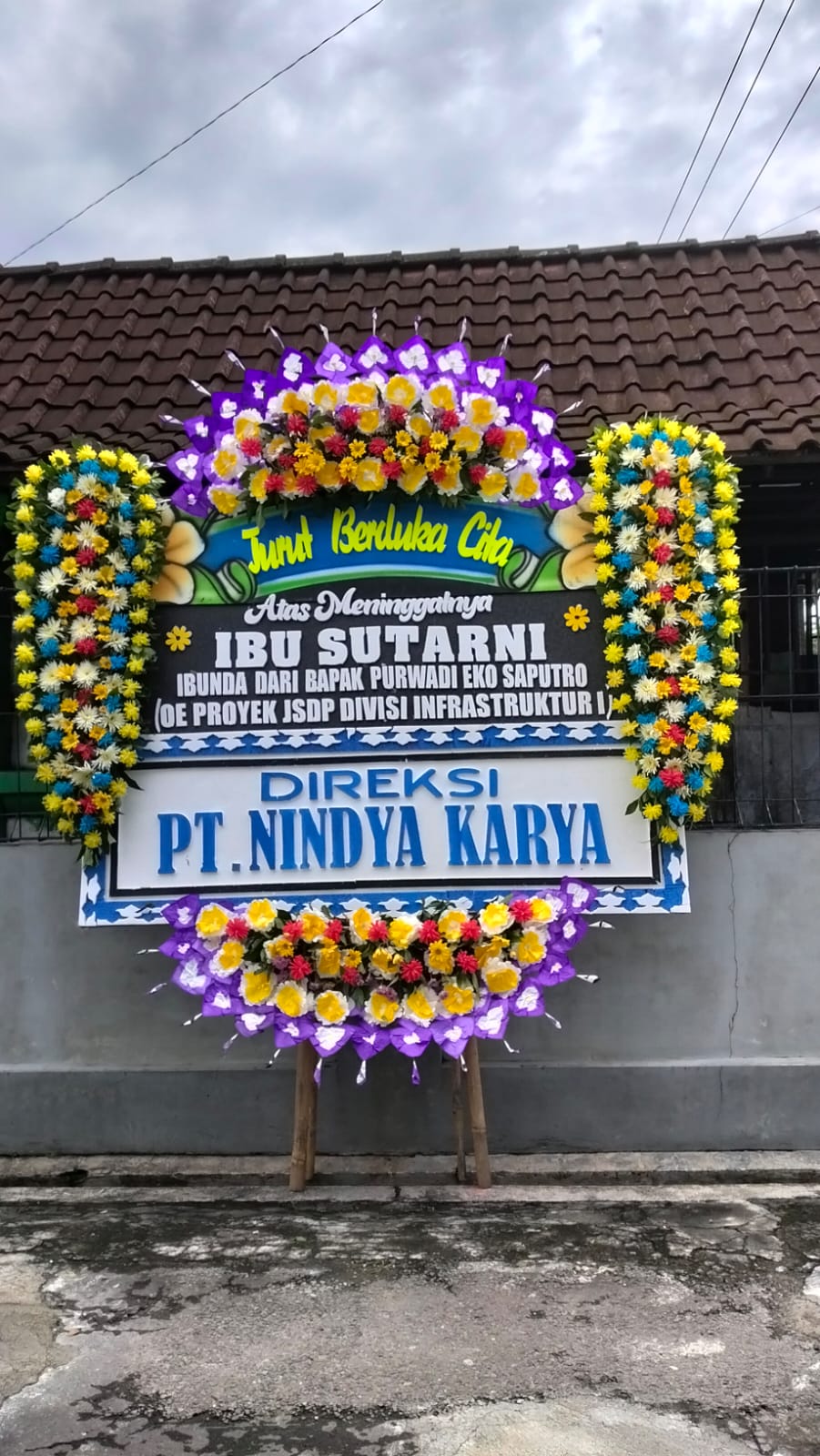 Pengiriman Karangan Bunga Kharisma Florist Solo Raya