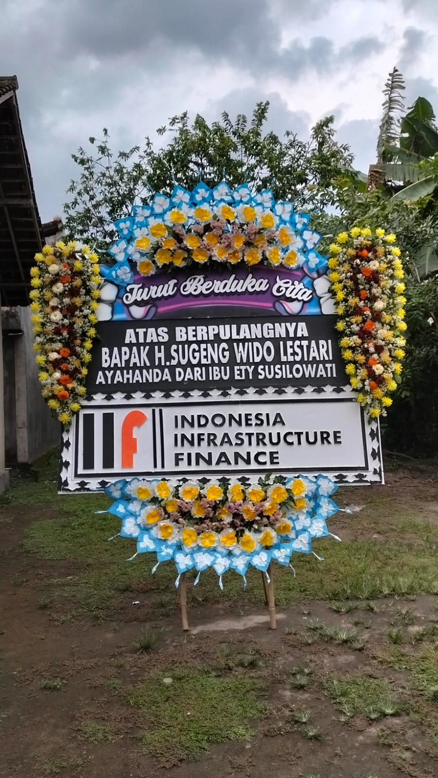 Pengiriman Karangan Bunga Kharisma Florist Solo Raya