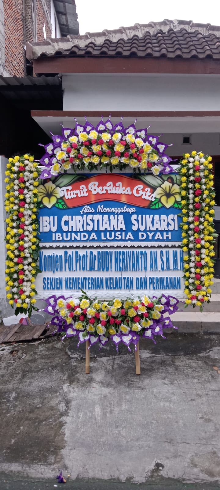 Pengiriman Karangan Bunga Kharisma Florist Solo Raya