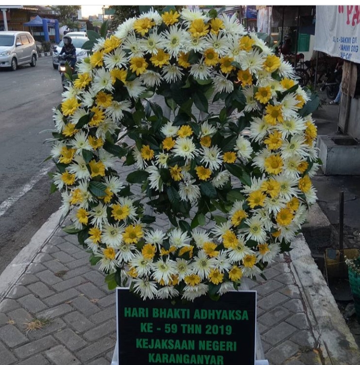 Pengiriman Karangan Bunga Kharisma Florist Solo Raya