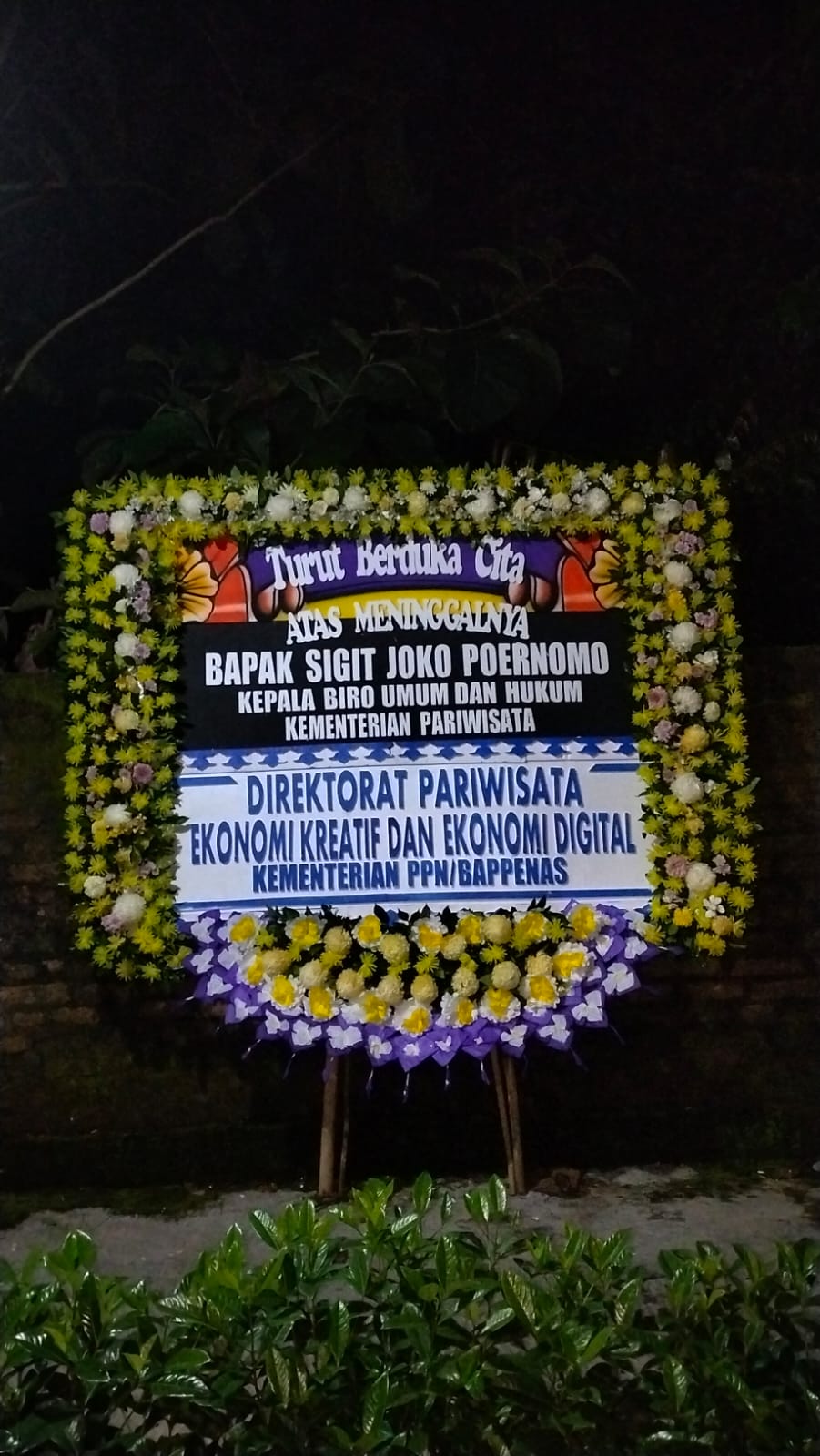 Pengiriman Karangan Bunga Kharisma Florist Solo Raya