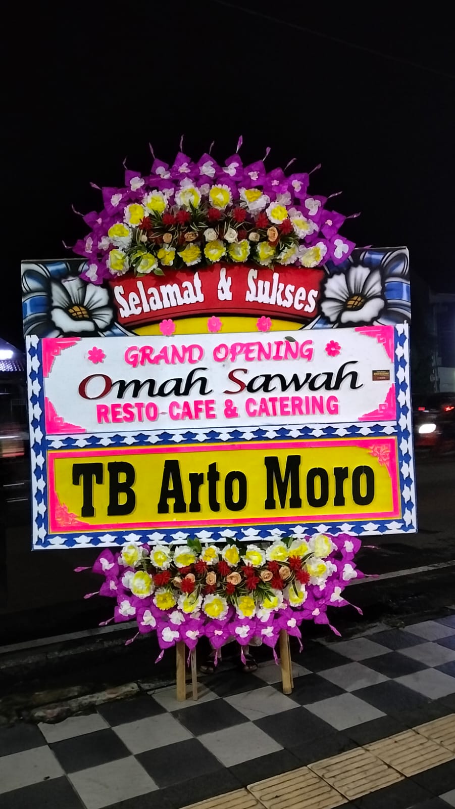 Pengiriman Karangan Bunga Kharisma Florist Solo Raya