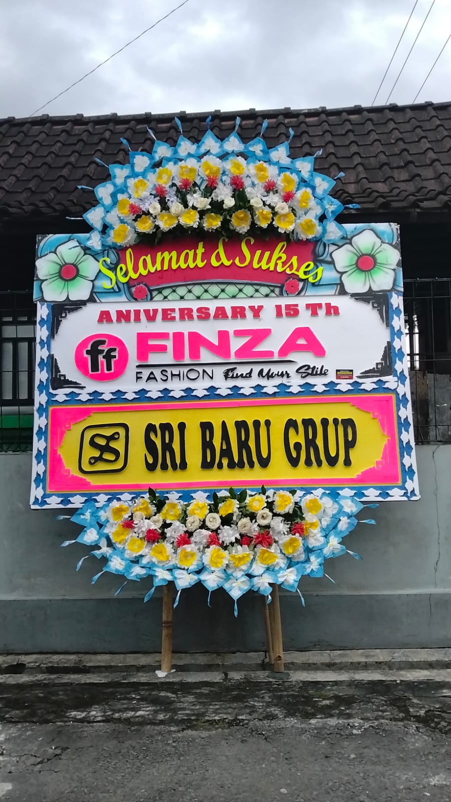 Pengiriman Karangan Bunga Kharisma Florist Solo Raya