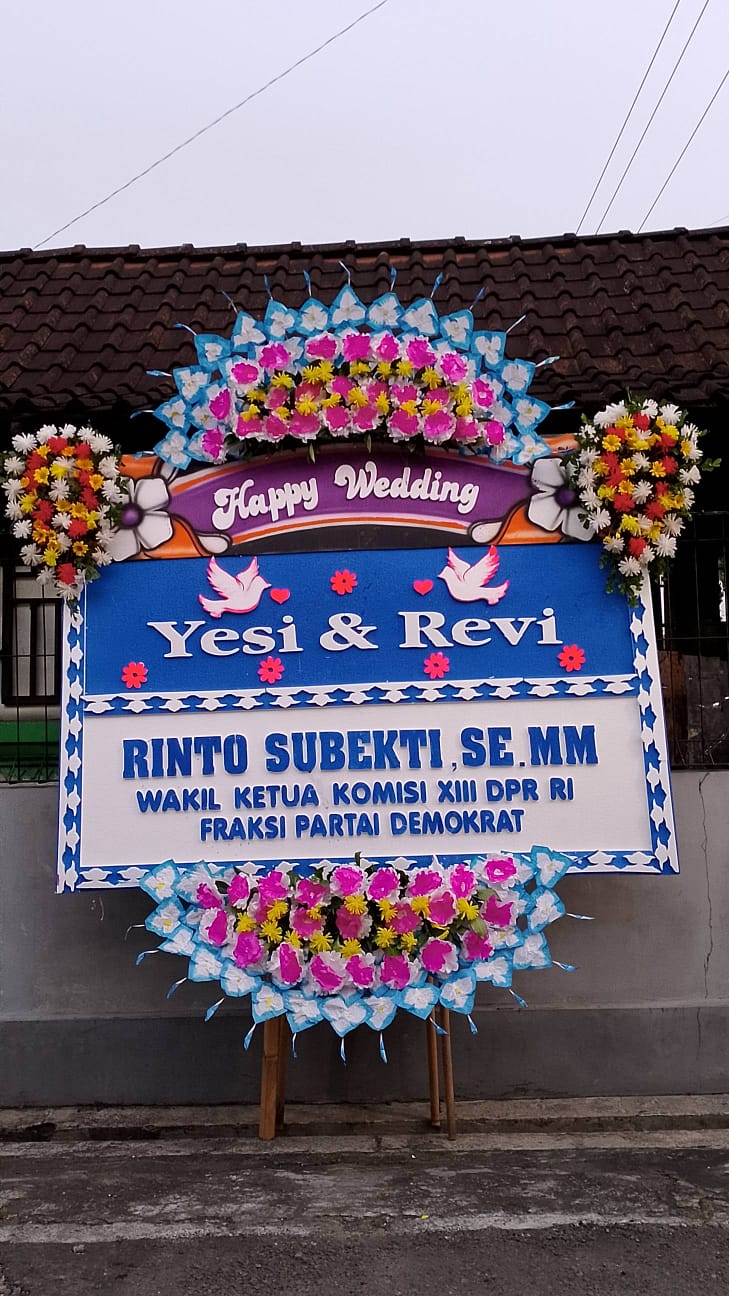 Pengiriman Karangan Bunga Kharisma Florist Solo Raya