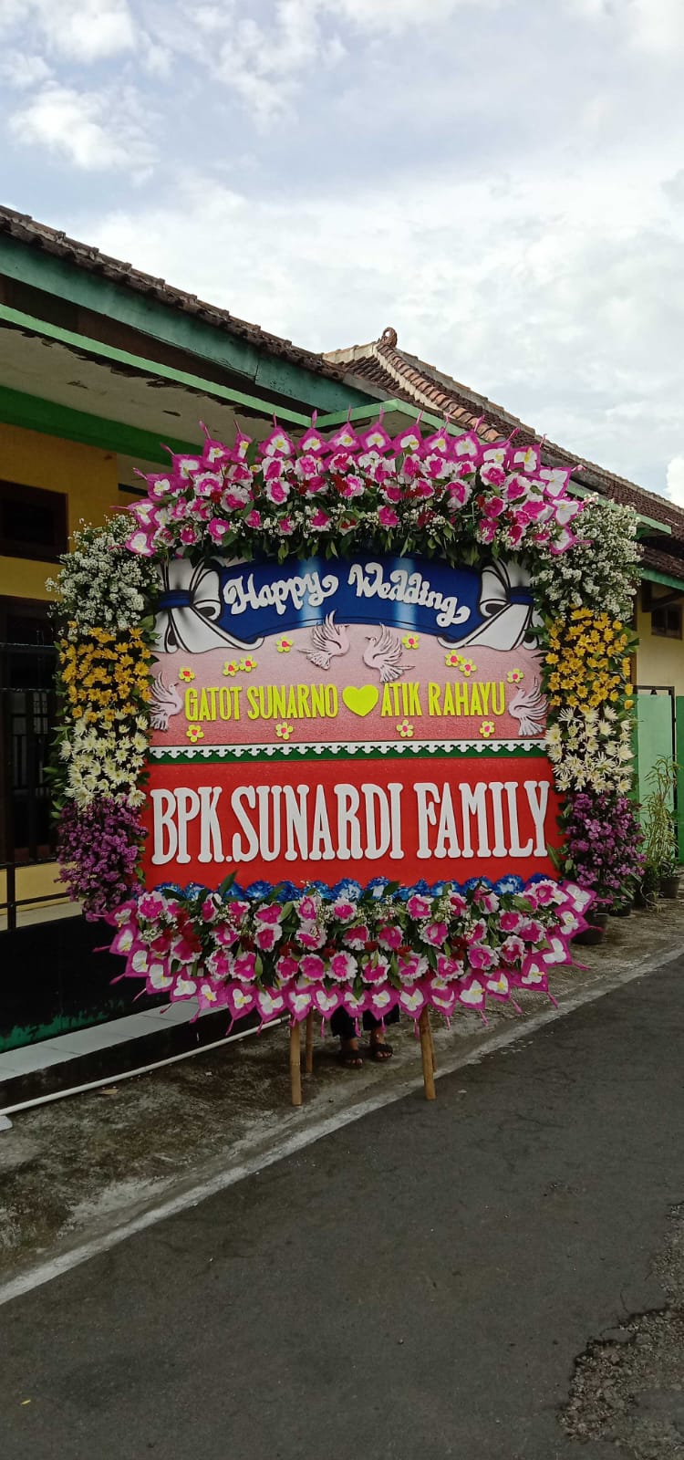 Pengiriman Karangan Bunga Kharisma Florist Solo Raya